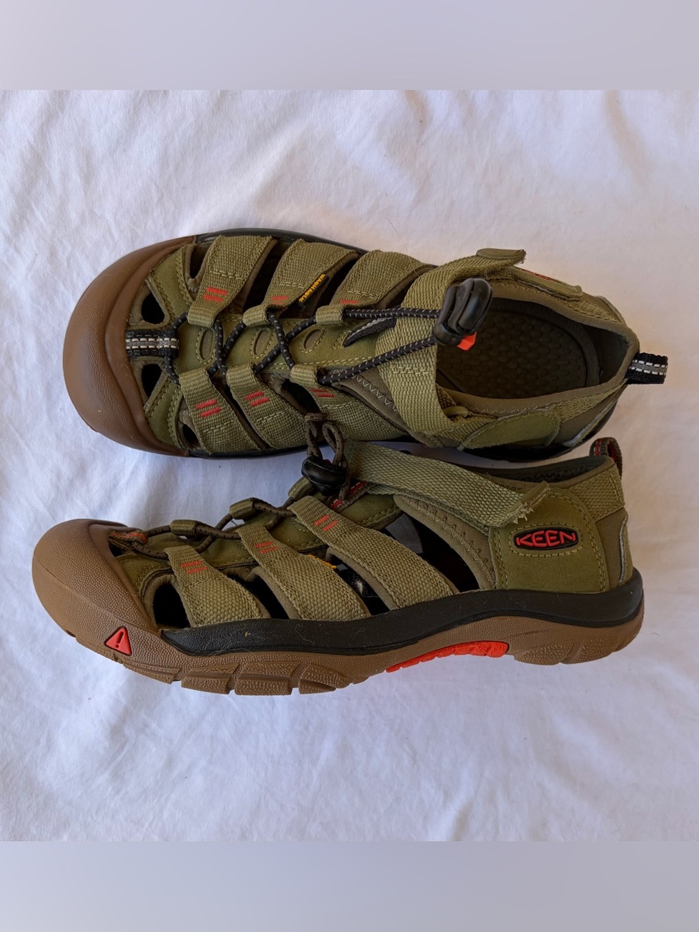Keen Kids Olive Green Hiking Water Sandals Comfort Outdoor Sz 5 Like New!